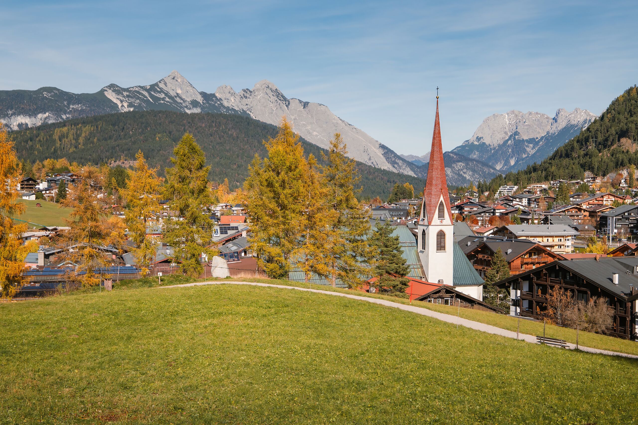 Pfarrhügel Seefeld im Herbst